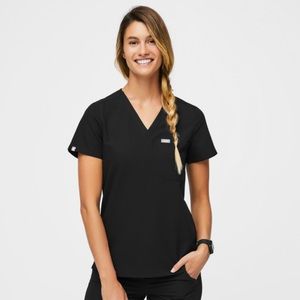 FIGS Catarina one pocket scrub top - black